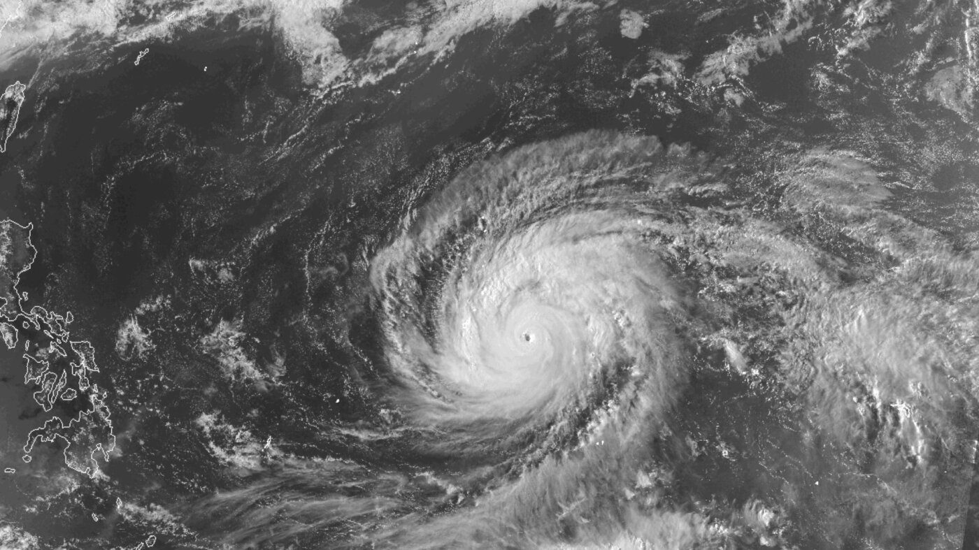 Super Typhoon Sinlaku pounds remote U.S. islands in the Pacific Ocean