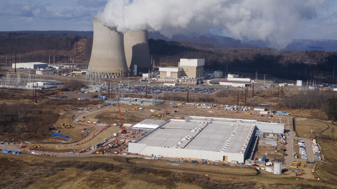 Trump's rush to build nuclear reactors raises worries : NPR
