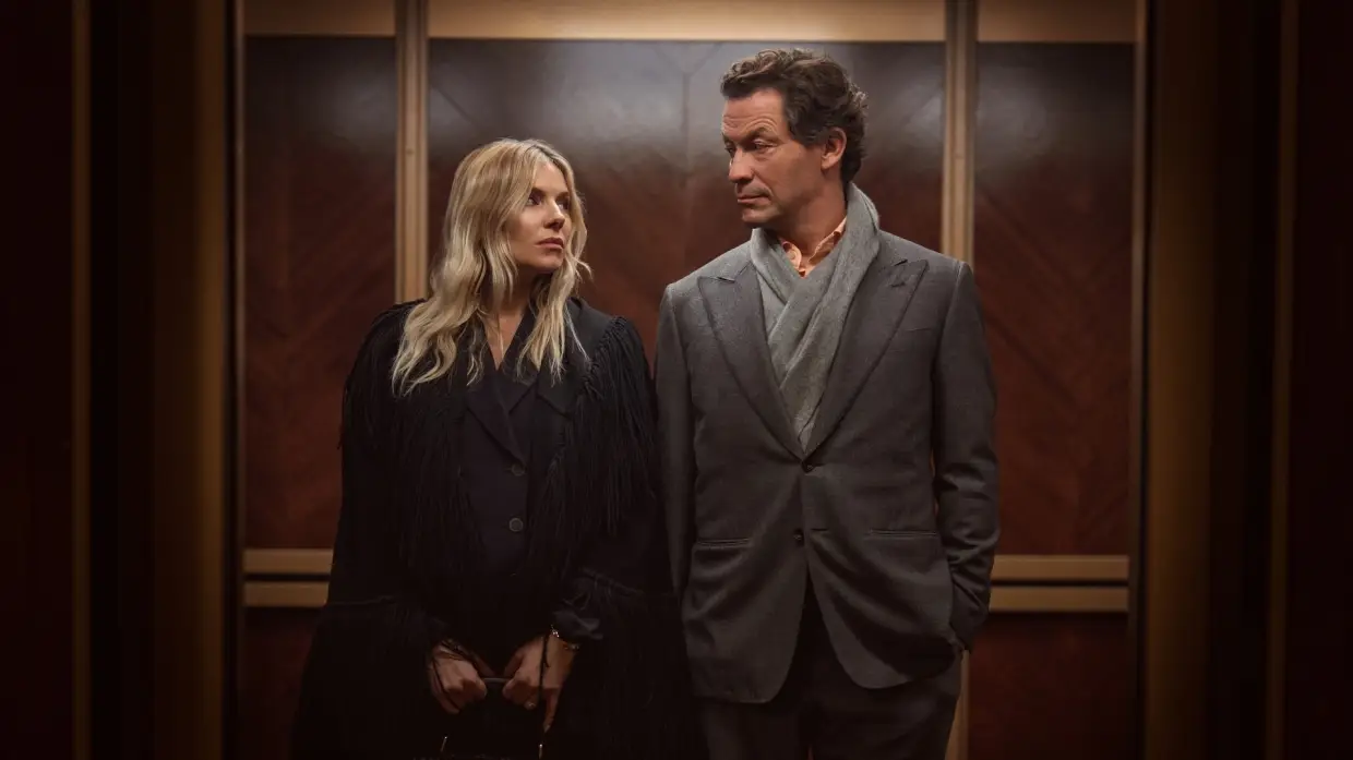 All's fair in love and 'War' — a well-cast, classy-trashy divorce drama