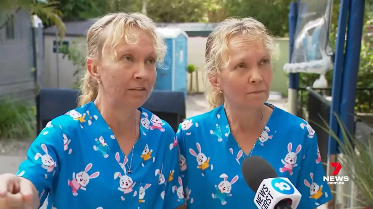 It's the twinnies being twins!