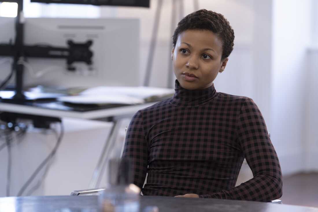 Myha’la as Harper. 