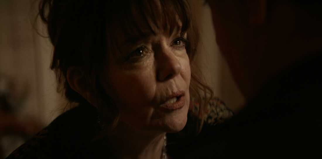 Deirdre O'Connell as Oz's mother, Francis.