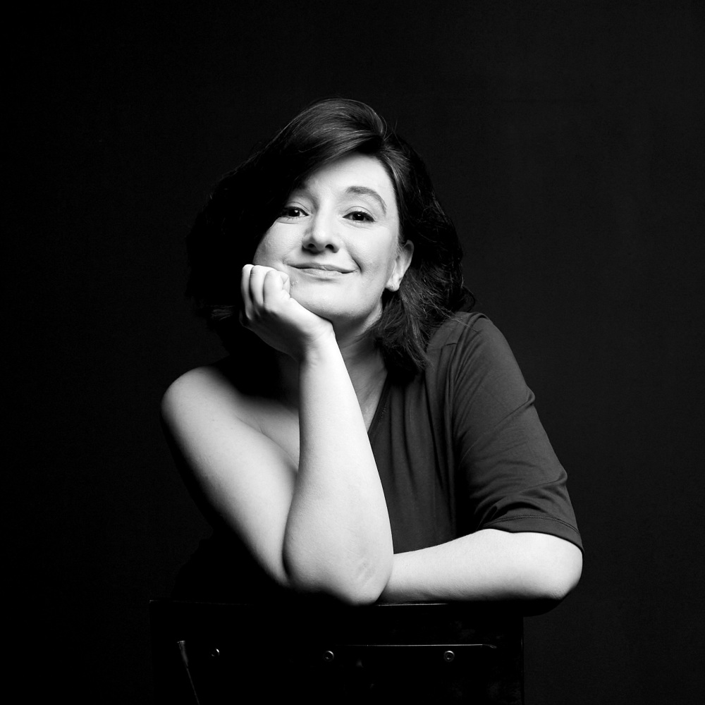 With a voice as vast as the ocean, Beth Taylor has arrived