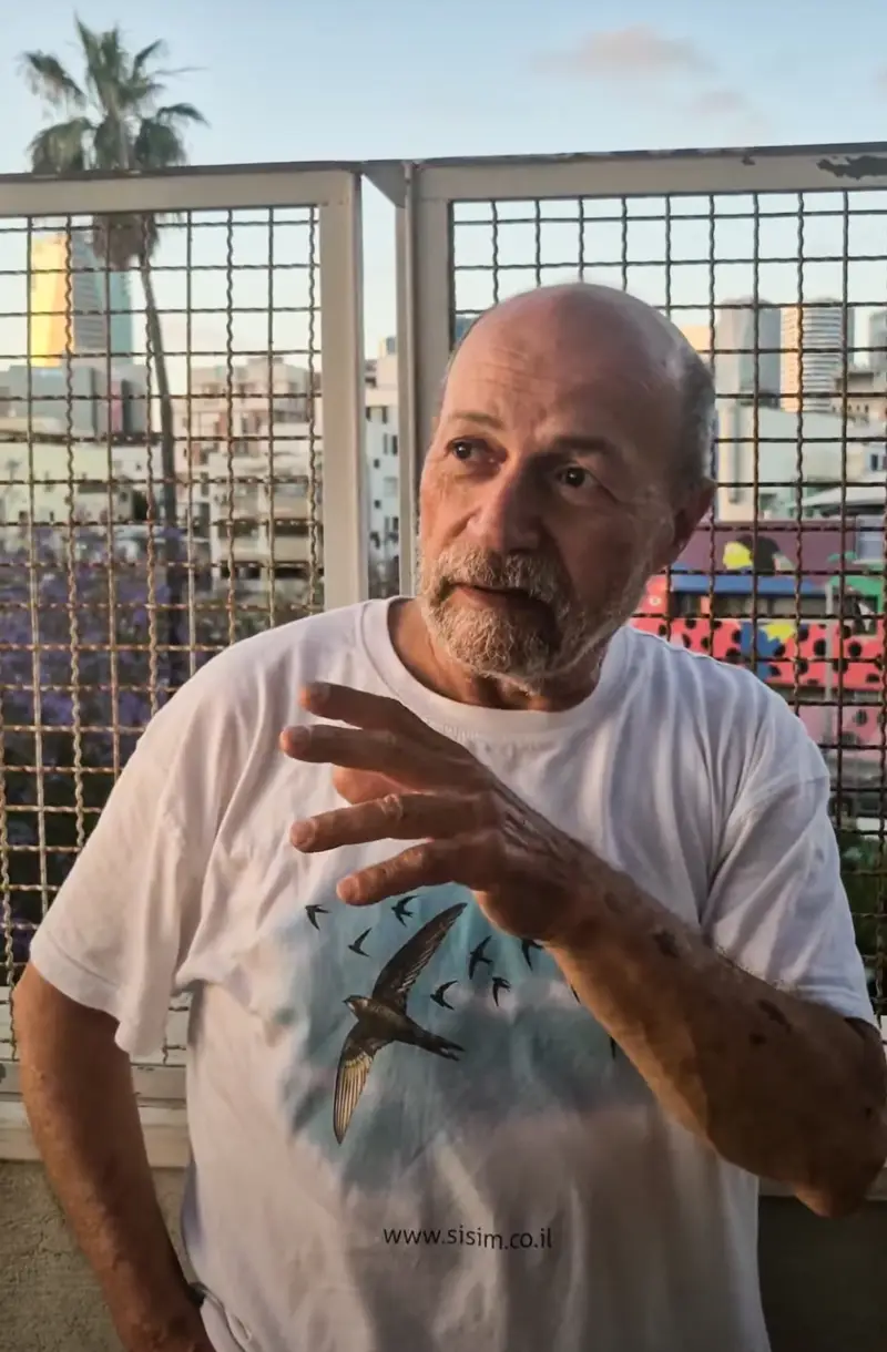 Amnonn Hahn, the head of the Friends of the Swifts association in Israel, dedicates himself to working with the council in Tel Aviv and in other parts of Israel to create nesting sites for swifts.