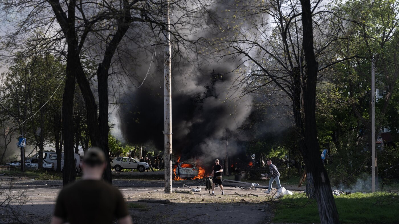 Zelenskyy slams Russia as strikes kill 22 in Ukraine earlier than introduced ceasefire : NPR