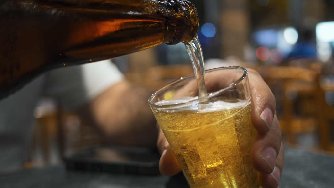Amid advice to cut back on alcohol, is one drink per day OK? : Shots