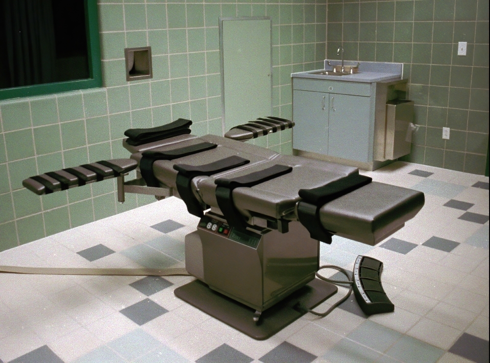 The death chamber, equipped for lethal injection, at the U.S. Penitentiary in Terre Haute, Ind., is shown in this April 1995 photo. (AP)