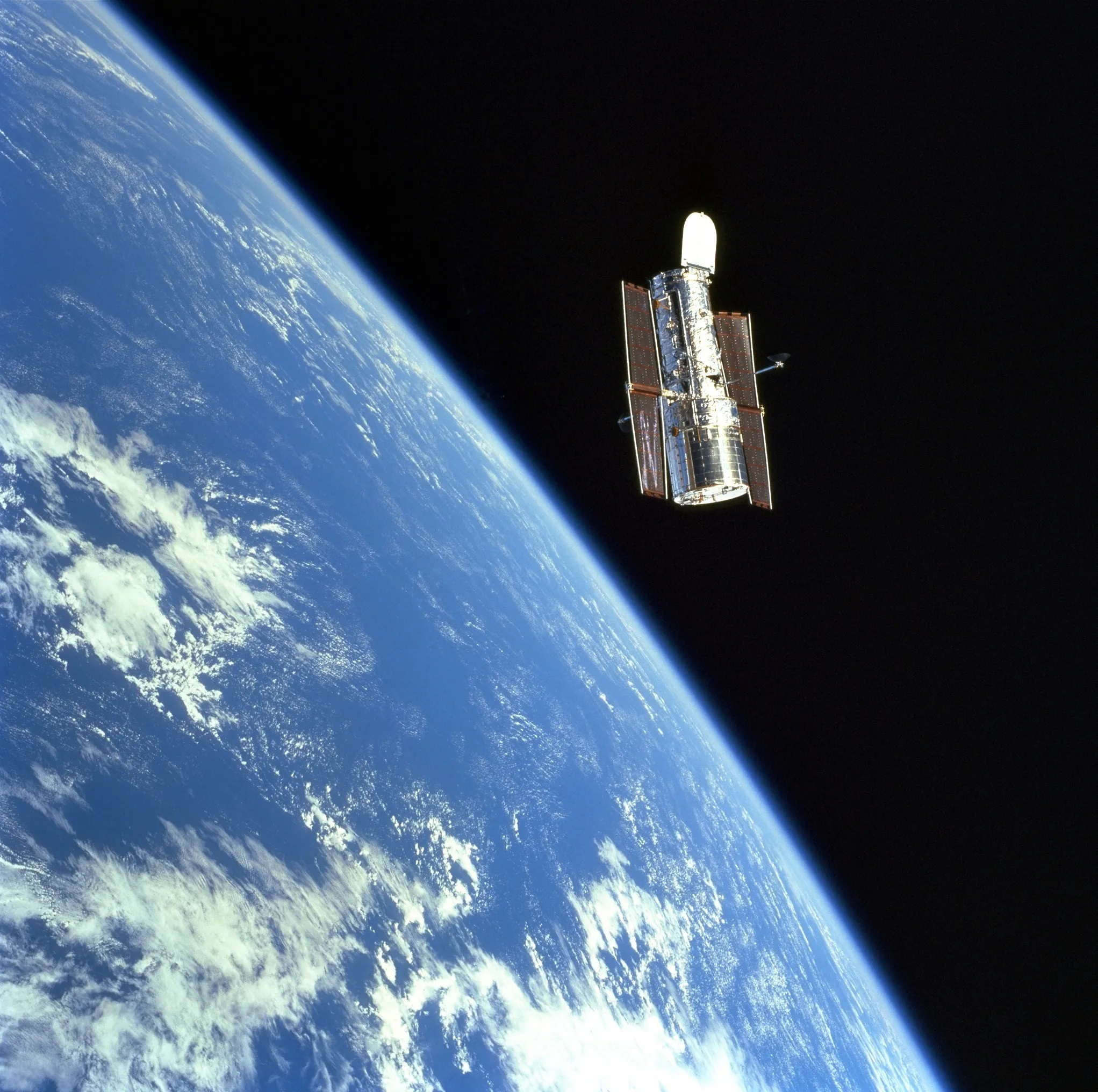 hubble-space-telescope-hst-4 jpeg.jpg