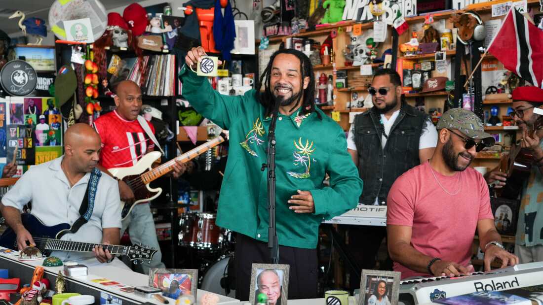 KestheBand performs a Tiny Desk concert.
