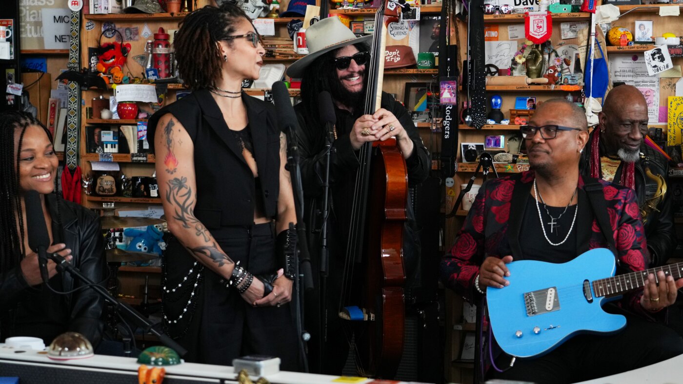 Tiny Desk Live performance : NPR Tiny Desk Live performance : NPR