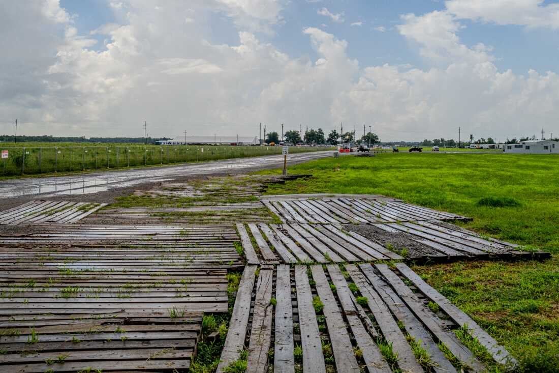 The entrance and security checkpoint at the Applied Digital project construction site in Boyce, La.