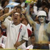 İngiltere ve Arjantin taraftarları, 7 Haziran 2002'de Japonya'nın Sapporo kentinde oynanan FIFA Dünya Kupası maçında yan yana oturuyorlar. İngiltere, 1-0 kazandı. Eski rakipler bu yıl Dünya Kupası yarı final karşılaşmasında yeniden karşılaşıyor.