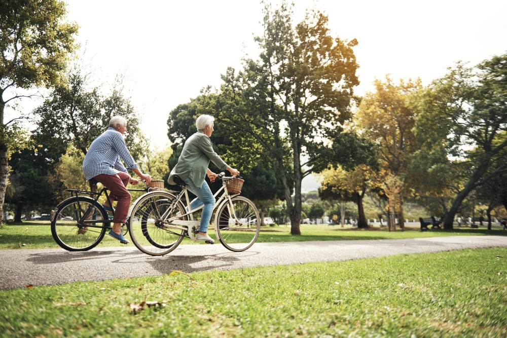 Research suggests men could narrow the longevity gap by mimicking some of the habits that women have, like more regular doctor visits and attention to diet and exercise. (E+/Getty Images)
