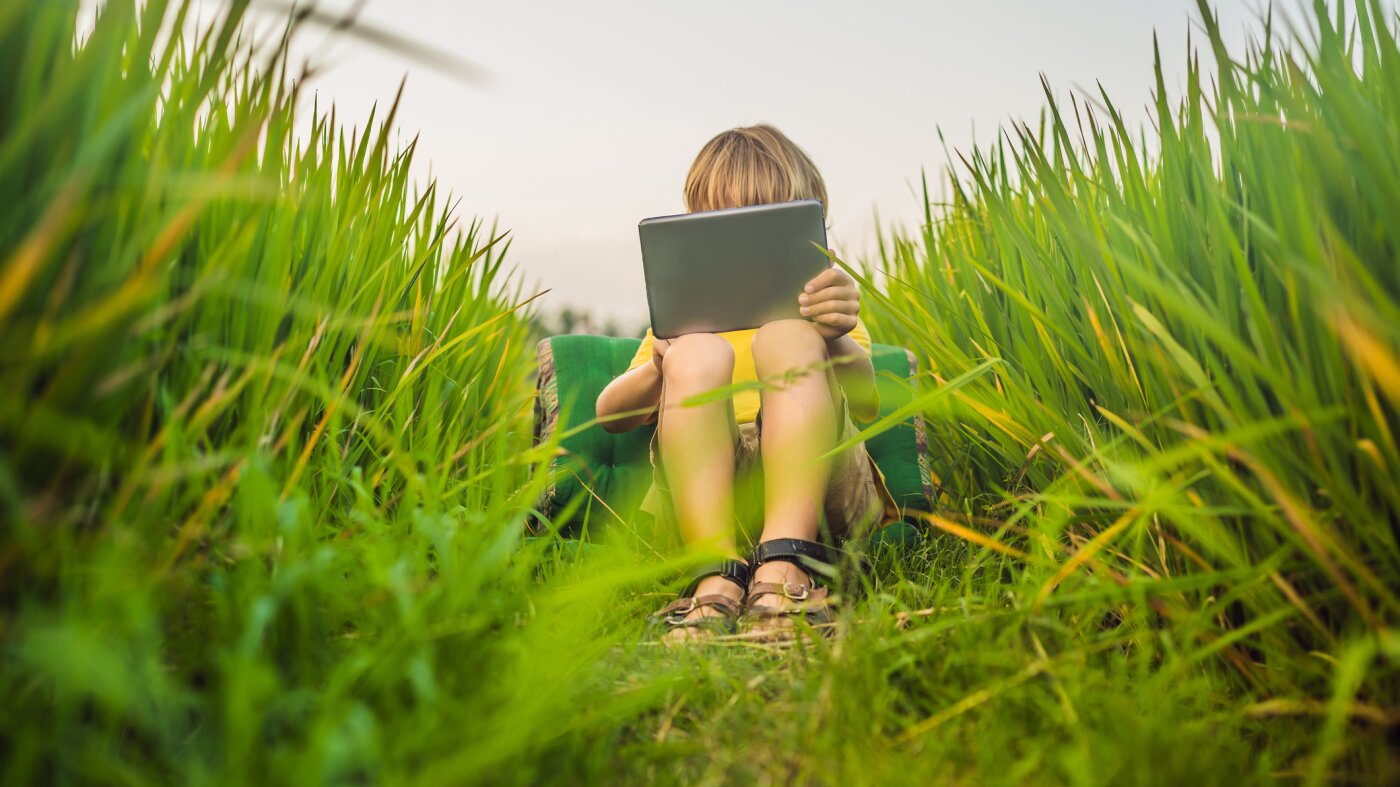 ‘Dopamine Kids’ ayuda a los padres a superar los antojos de pantallas y dulces de los niños: NPR
|