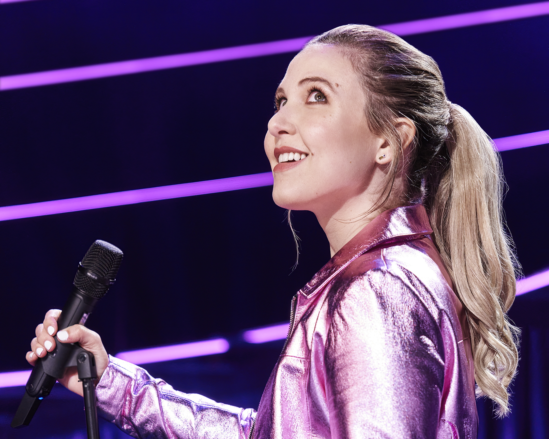 Taylor Tomlinson says her on stage presence isn
