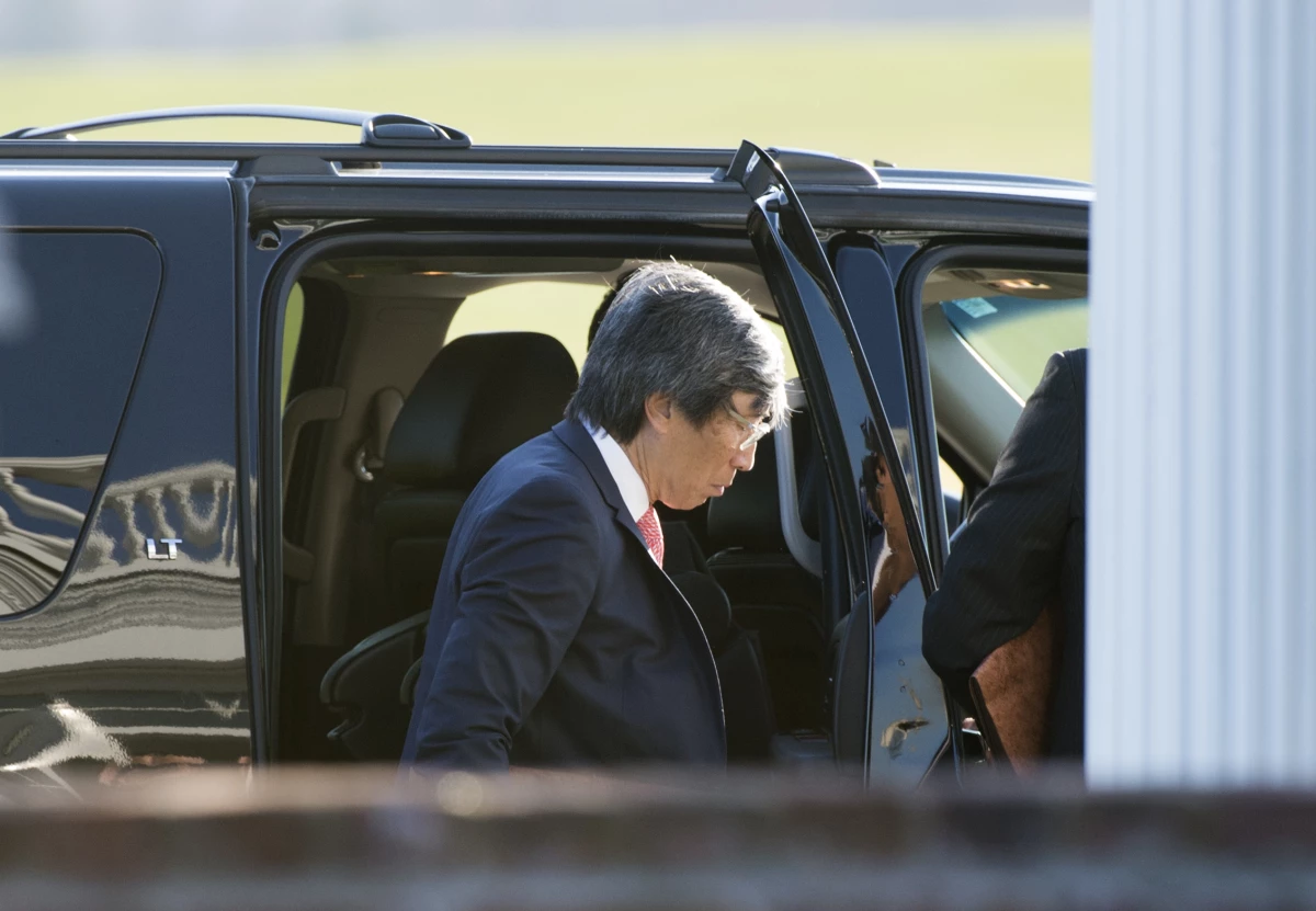 LA Times owner Patrick Soon-Shiong enters the clubhouse at Trump National Golf Club for a meeting with then-President-elect Donald Trump on November 19, 2016 in Bedminster, New Jersey.