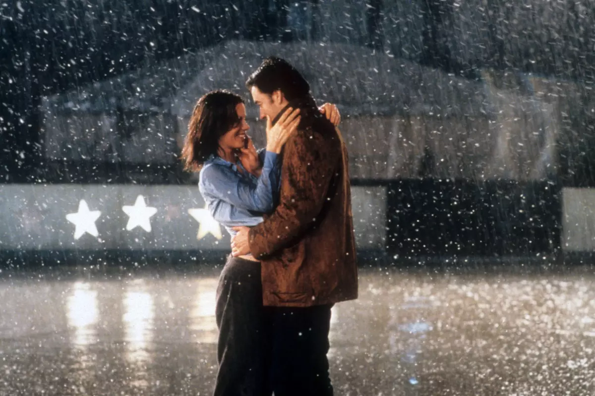 Kate Beckinsale and John Cusack in the 2001 film Serendipity.