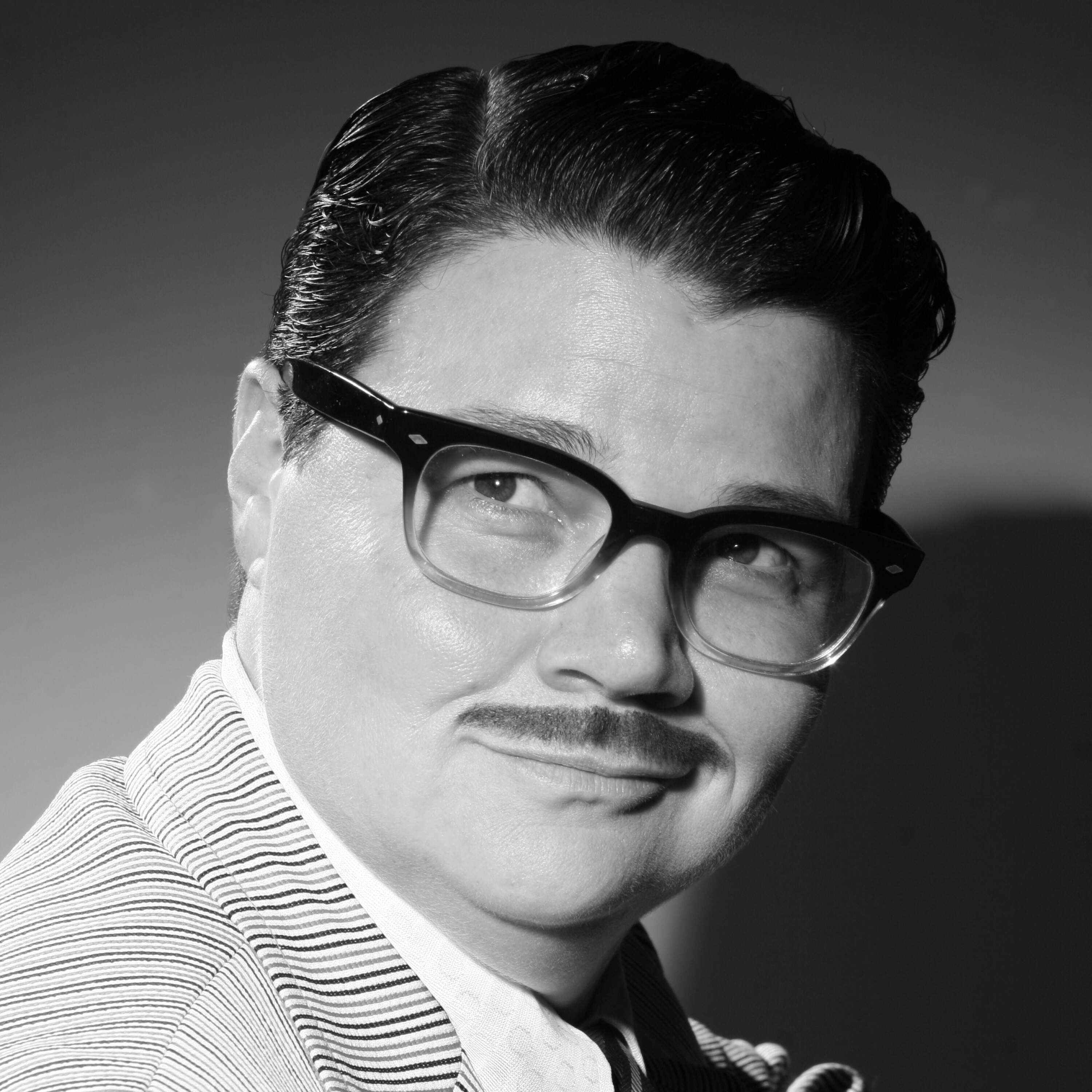 ‘Showbiz!’ entertainer Murray Hill became what he didn’t see Episode cover