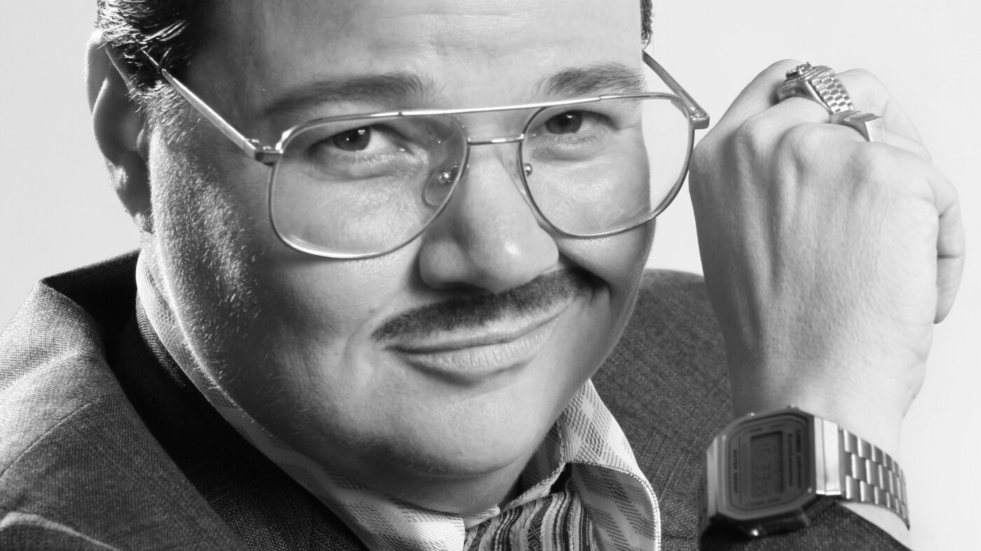 “我在这里，完整、真实的自我”：默里·希尔 (Murray Hill) 在“演艺圈！”