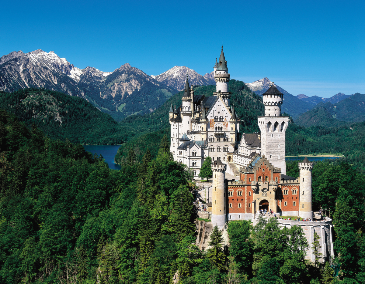 Neuschwanstein Castle is part of the four palace complexes included in the World Heritage Site list.