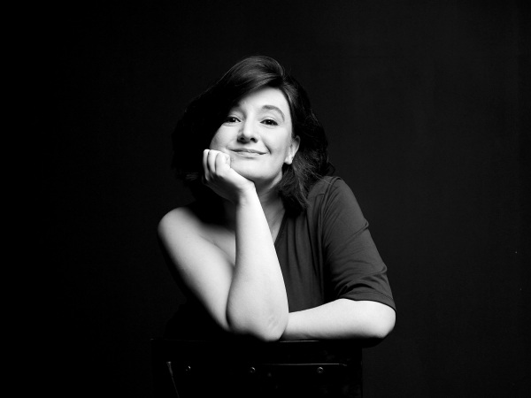 With a voice as vast as the ocean, Beth Taylor has arrived