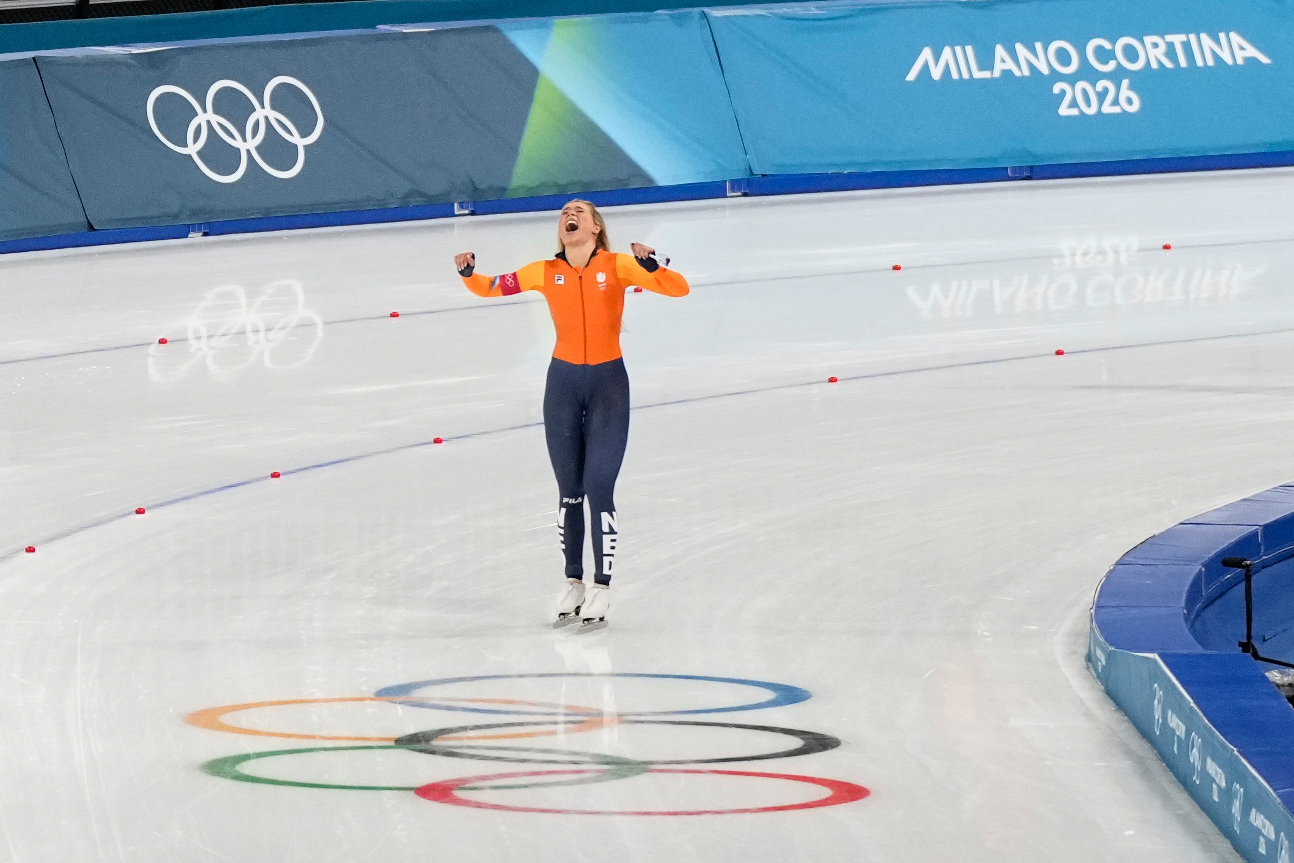 Reporter's notebook: A Dutch speedskater and a U.S. influencer walk into a bar …