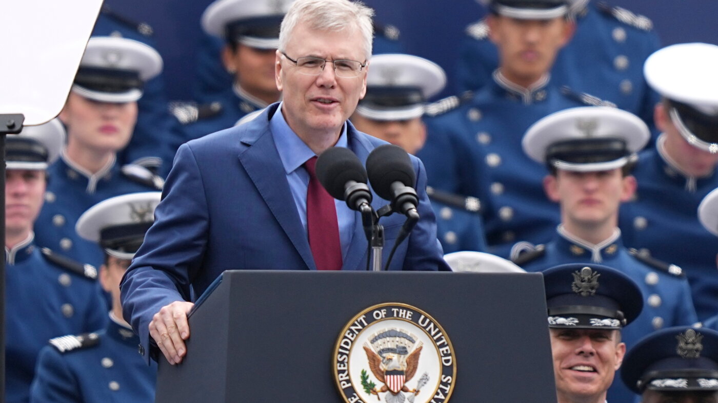U.S. acknowledges for the first time that it has deployed weapons in space