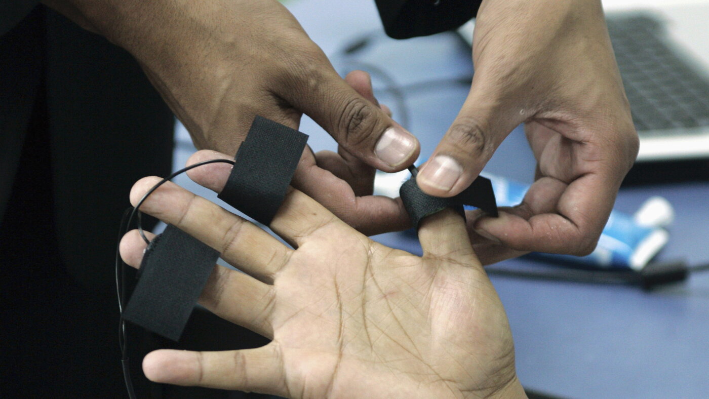 Polygraph Flims The FBI and other federal agencies are using polygraph tests to find ...