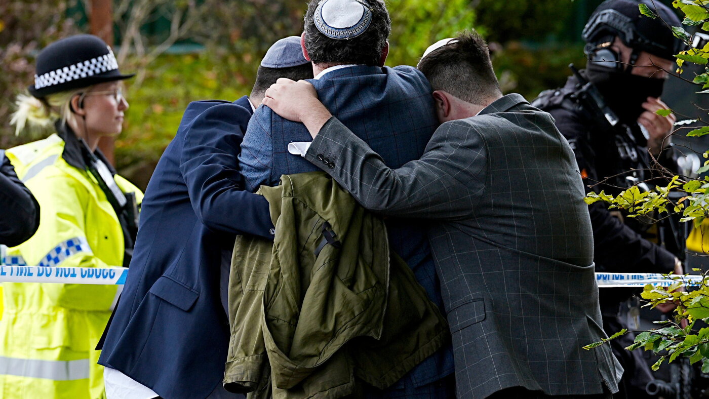 UK police name the 2 victims of Manchester synagogue attack : NPR