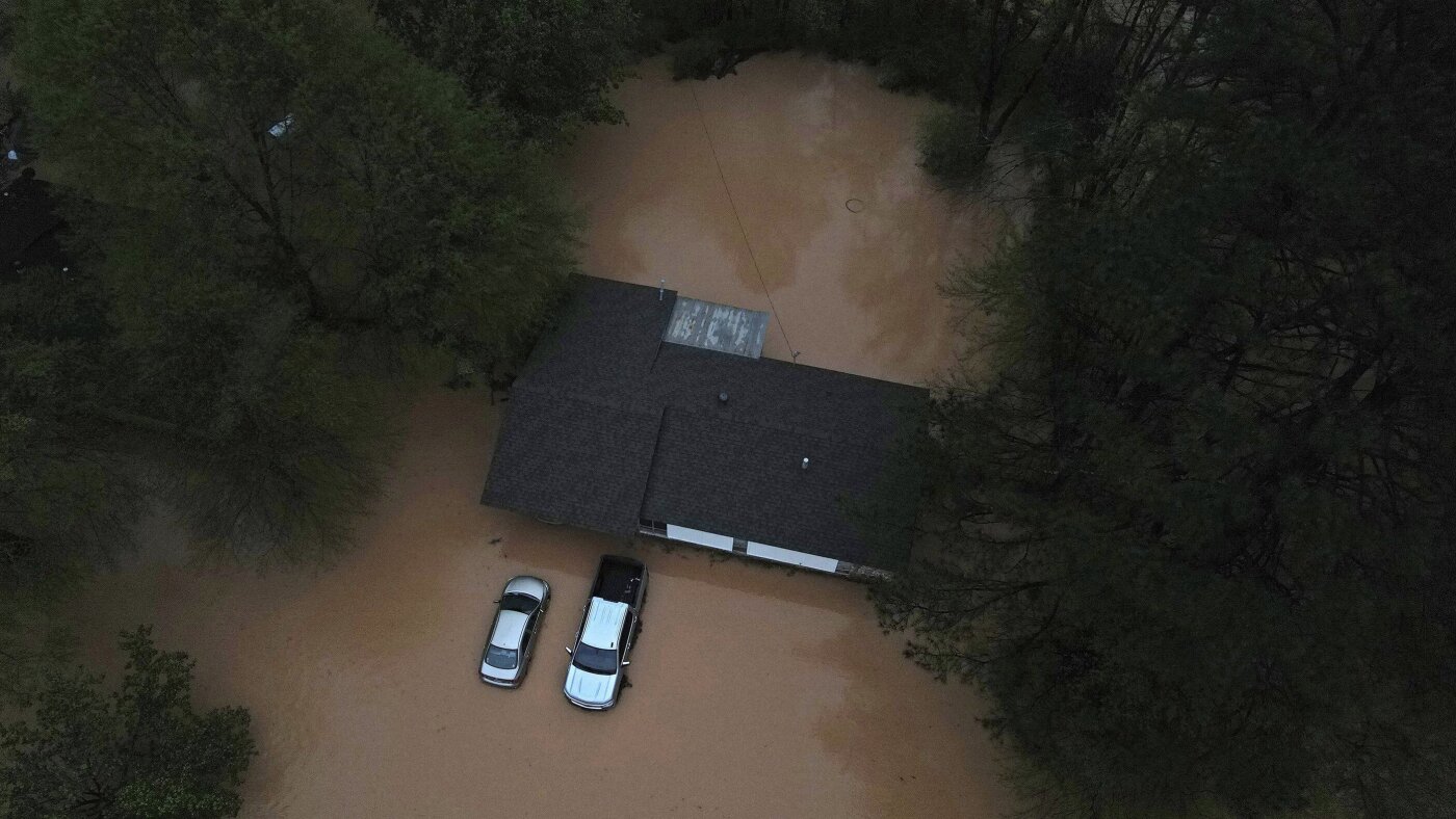 嵐がテキサスからオハイオ州に激しい嵐が激しいため、少なくとも16人の死者：-