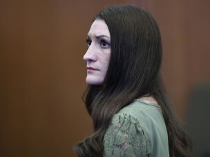 Defendant Lindsay Clancy looks at the jury after Judge William Sullivan declared a mistrial in Clancy's murder trial on Friday, Sept. 4, 2026, in Plymouth, Mass.