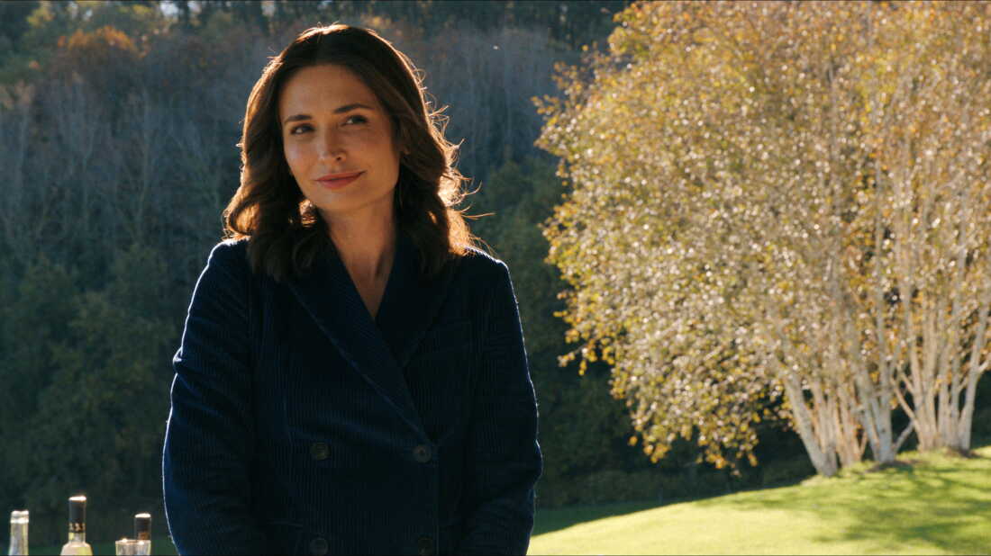 Karolina Wydra as Zosia in Pluribus.