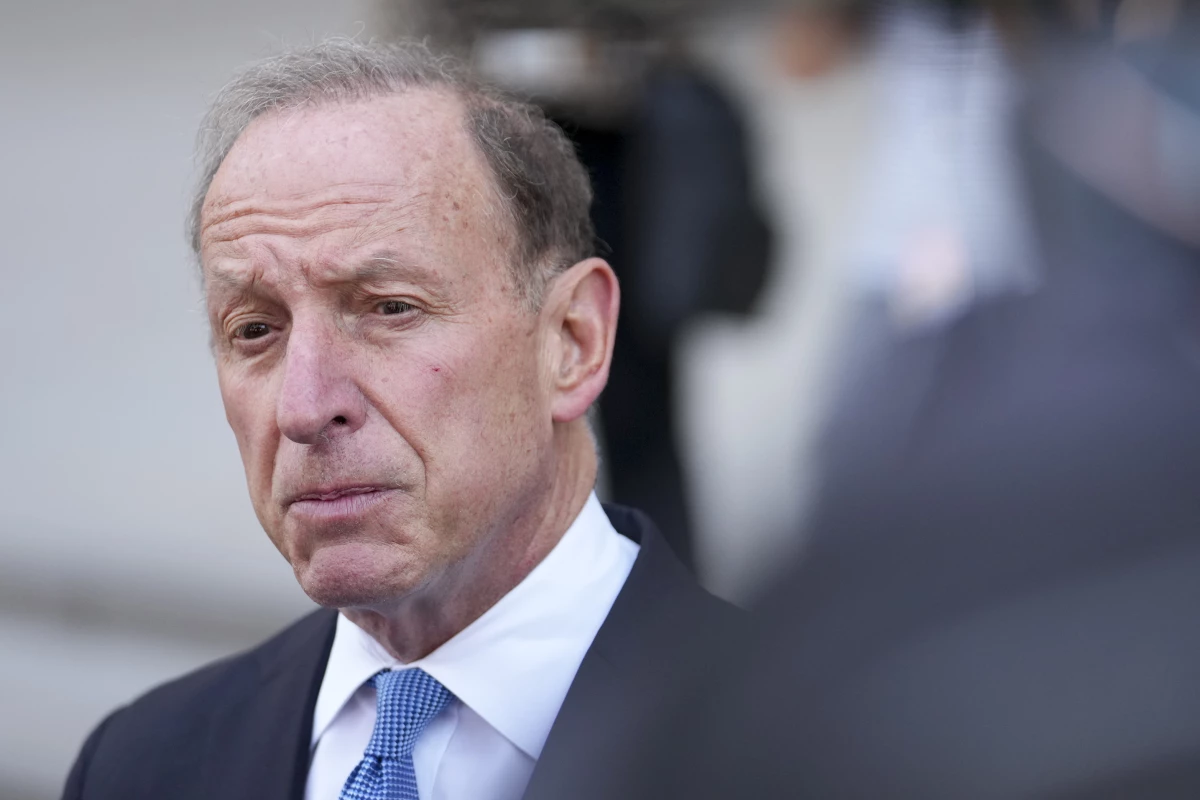 Abbe Lowell, who represented Hunter Biden, makes a statement in September 2024 in Los Angeles.