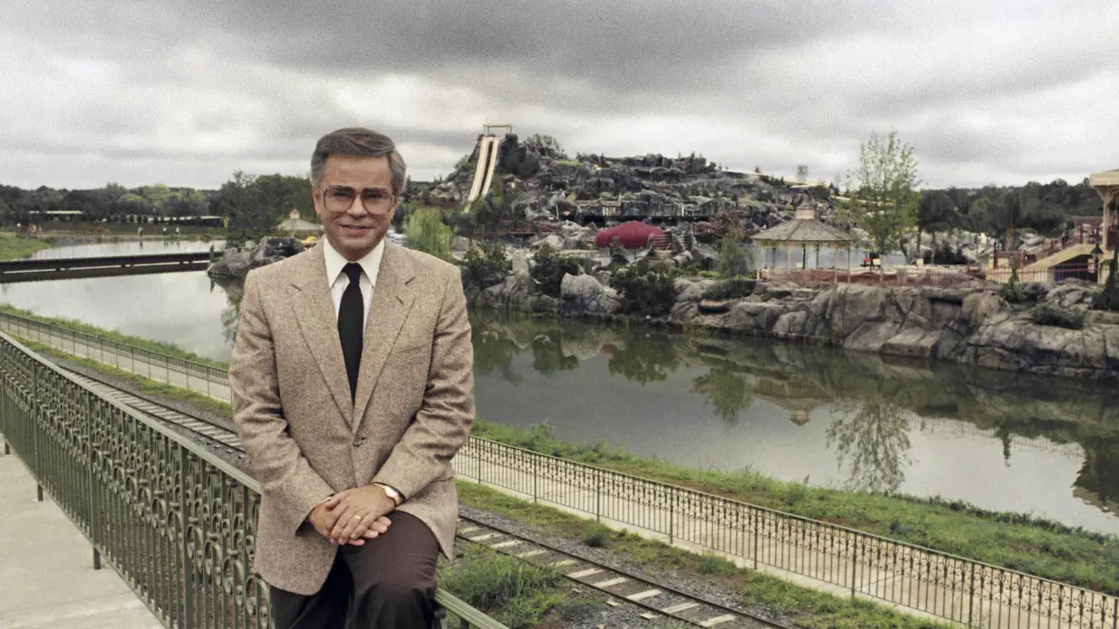 Jim Bakker, who built 'PTL Club' televangelism empire, has died at 86