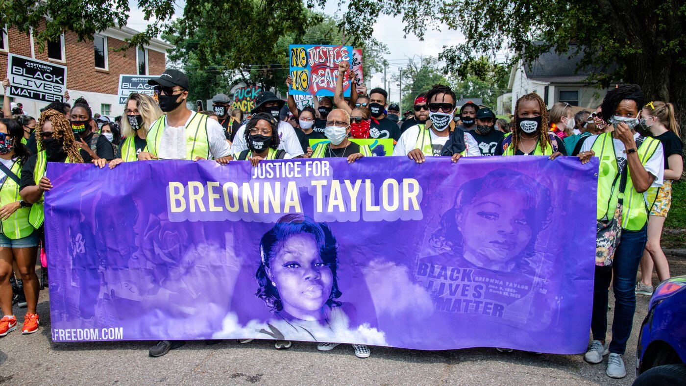 Federal prosecutors ask to dismiss costs in opposition to officers in Breonna Taylor raid : NPR