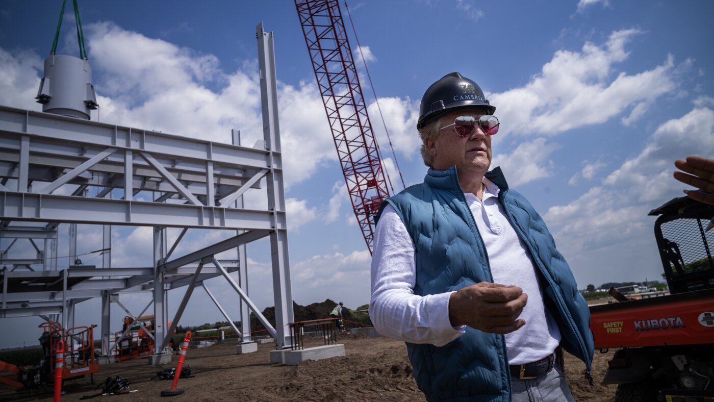 How a CEO and Trump donor is weaponizing tariffs against his rivals