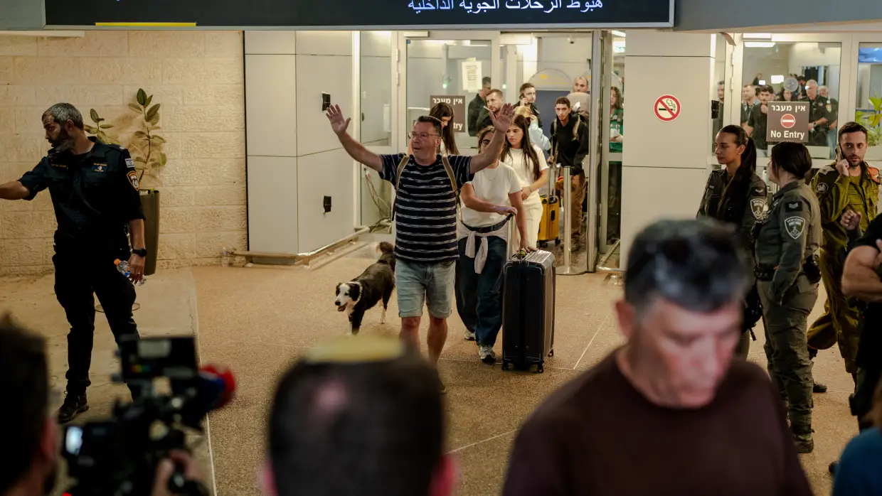 Emirati investigators say FlyDubai co-pilot used crash axe in attempted terrorist attack