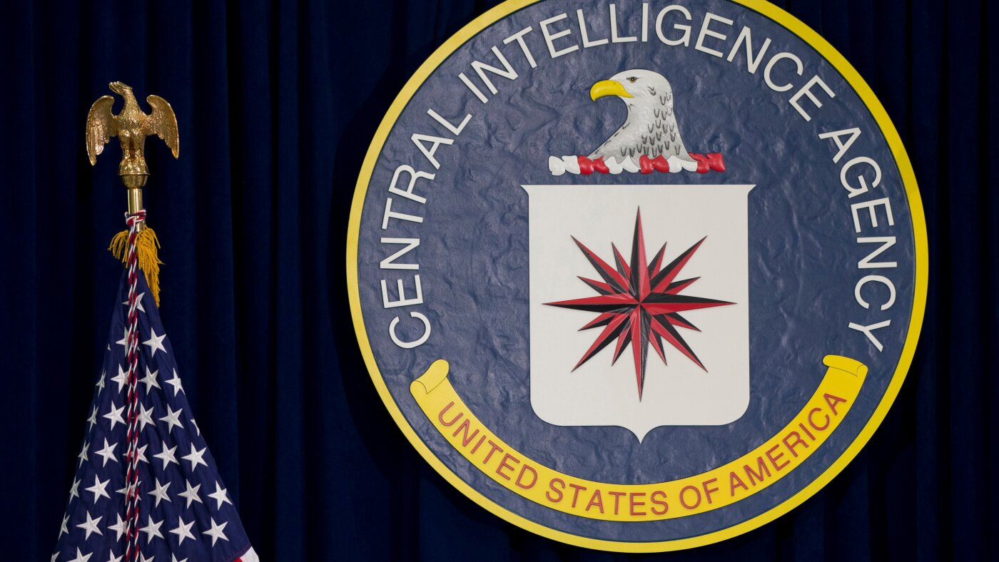 Eski CIA yetkilisi milyonlarca dolarlık külçe altın çalmakla suçlandı
