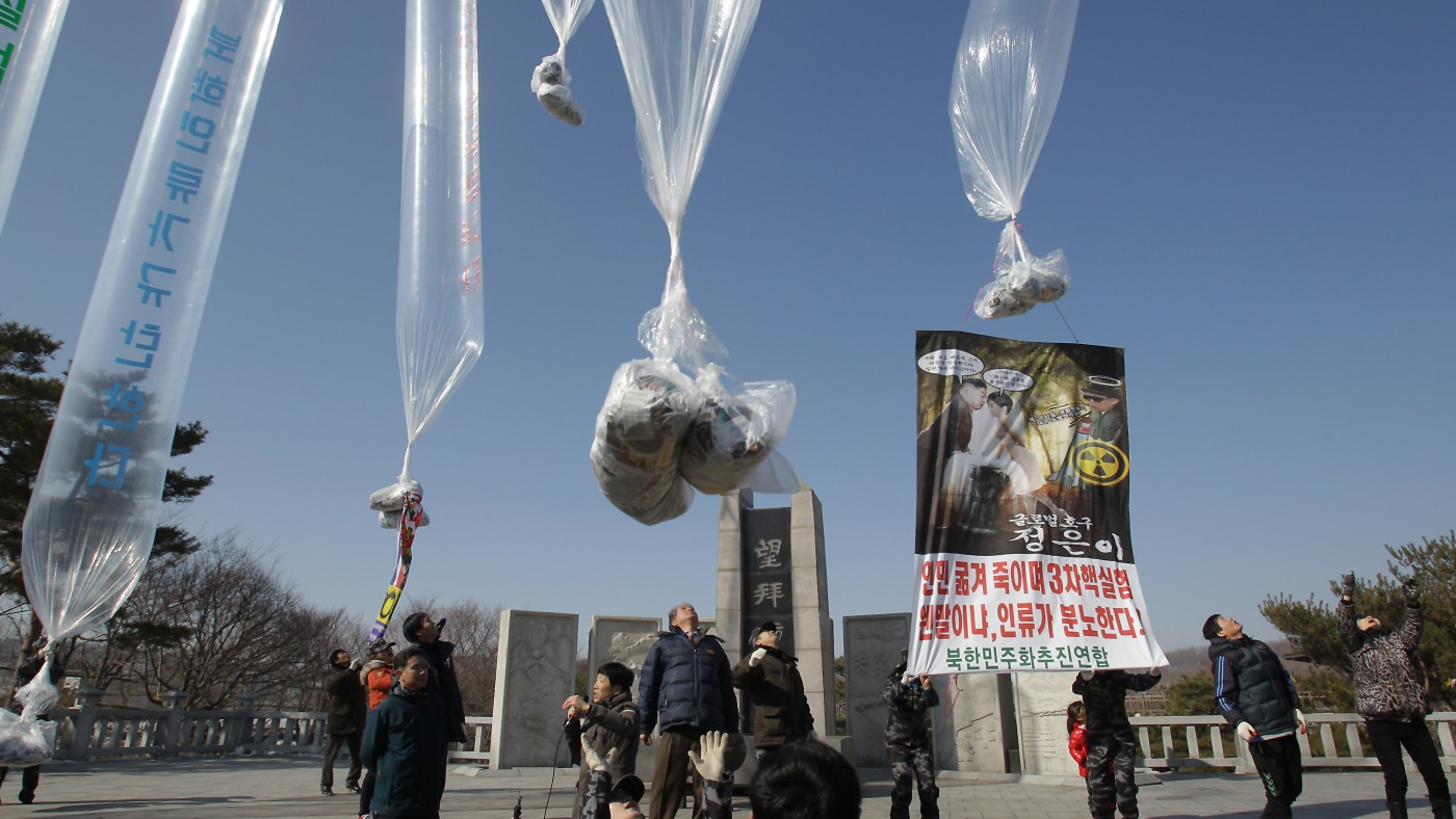 Opinion It S A Bird It S A Plane No It S Trash And Tunes In The Air