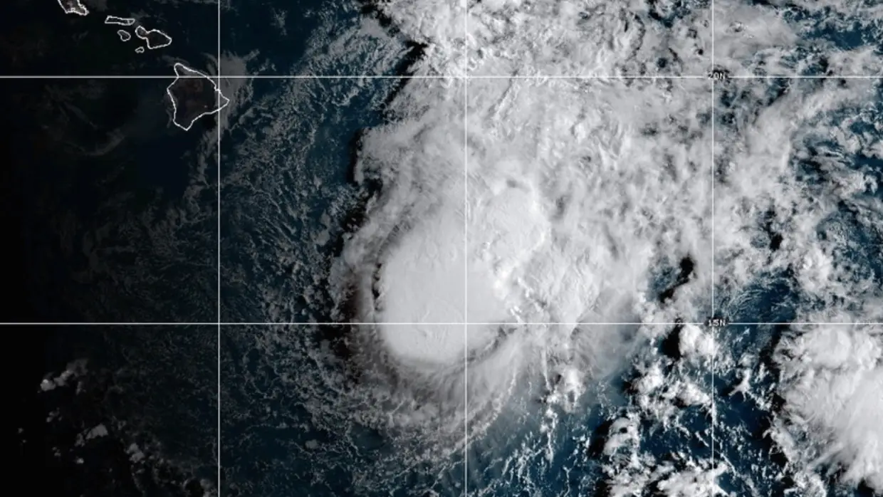 Tropical Storm Moke to cause more flooding as Hawaii recovers from Lala