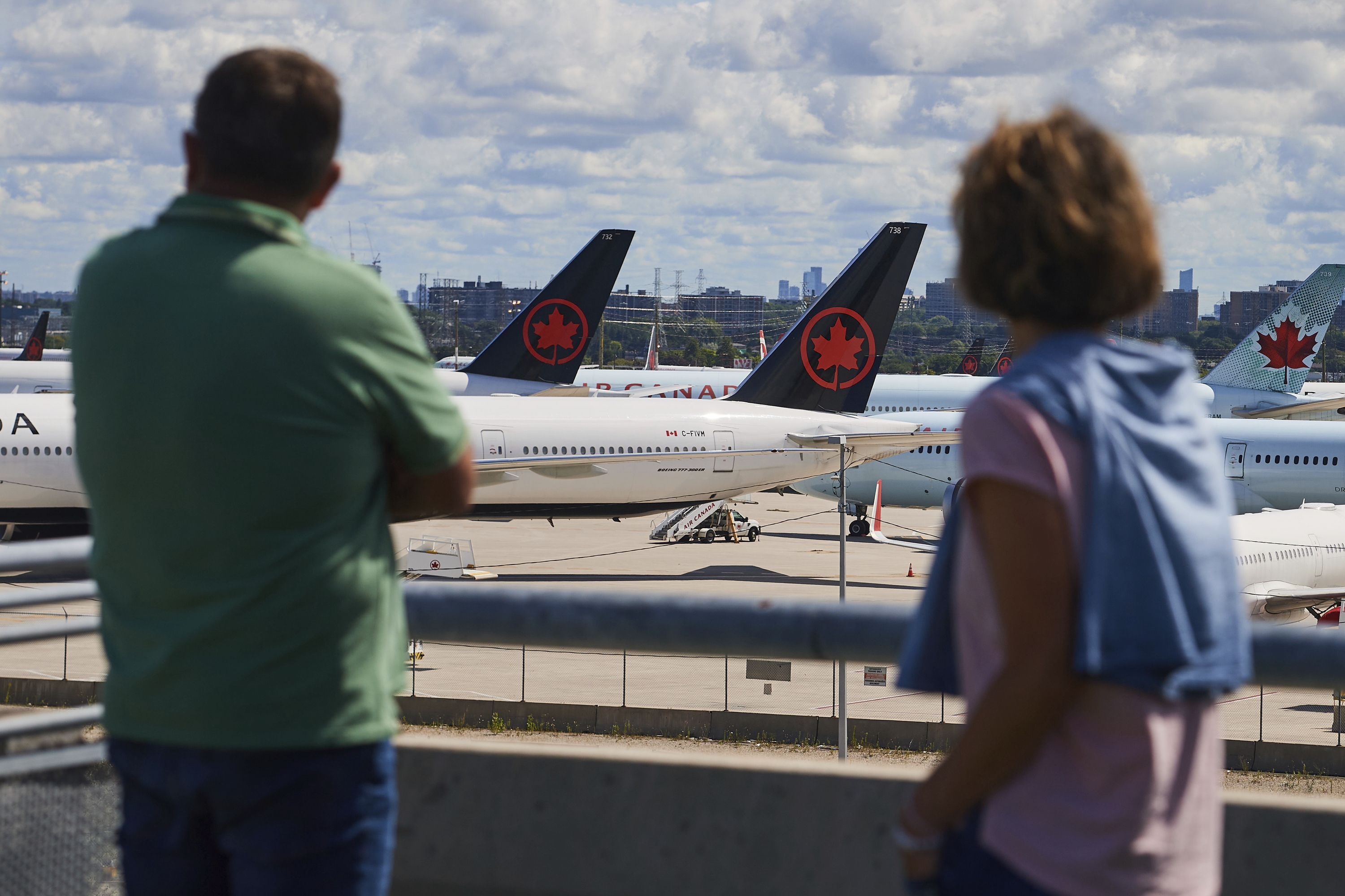 Air Canada says flights will resume Tuesday night after flight attendants strike ends