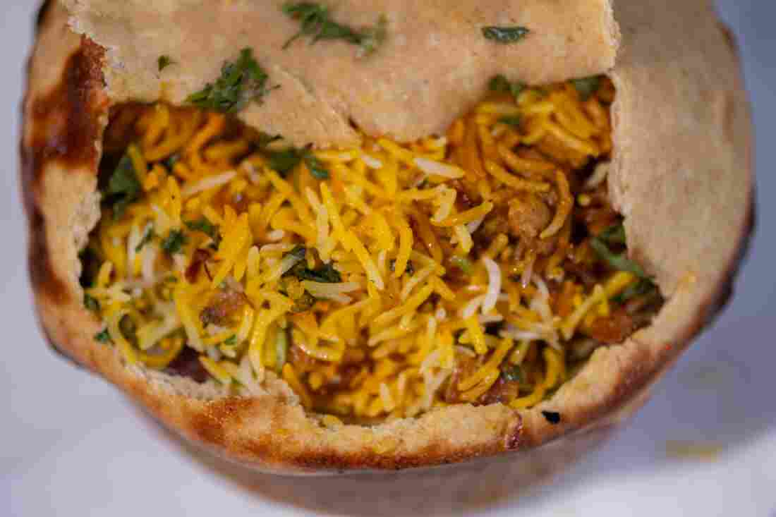 When India and Pakistan meet in the Cricket World Cup, opposing fans will have a favorite dish in common