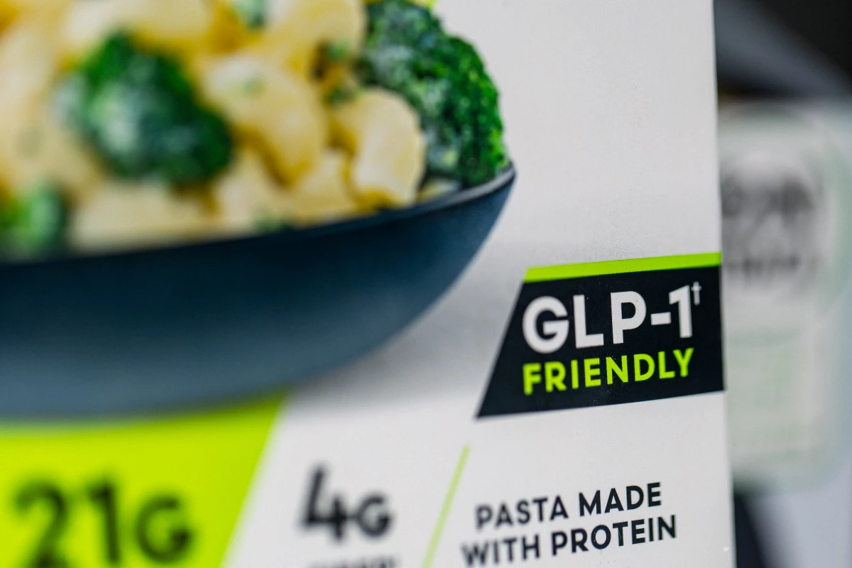 This 'GLP-1 Friendly' label is on a Vital Pursuit Vermont White Cheddar Mac and Broccoli Bowl frozen meal. Vital Pursuit is a Nestle brand.