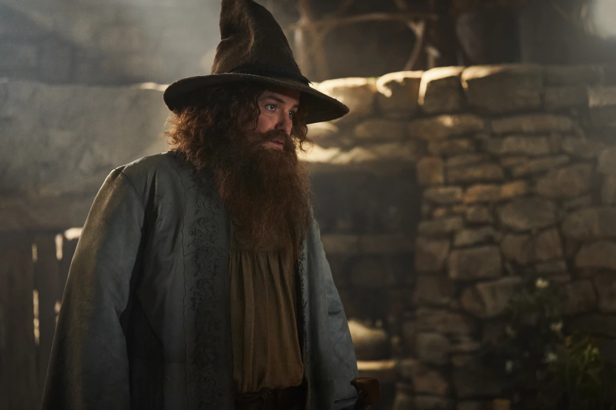 A dour Tom Bombadil (Rory Kinnear) has been trying to reach you about your car insurance. Oh and: Hey-dong-dilly-o.