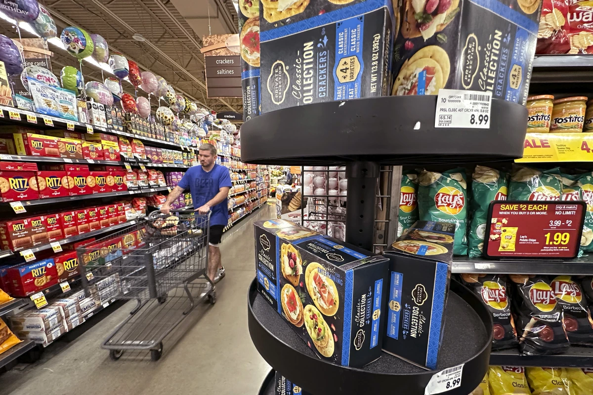 A customer shops for groceries at a Chicago supermarket.