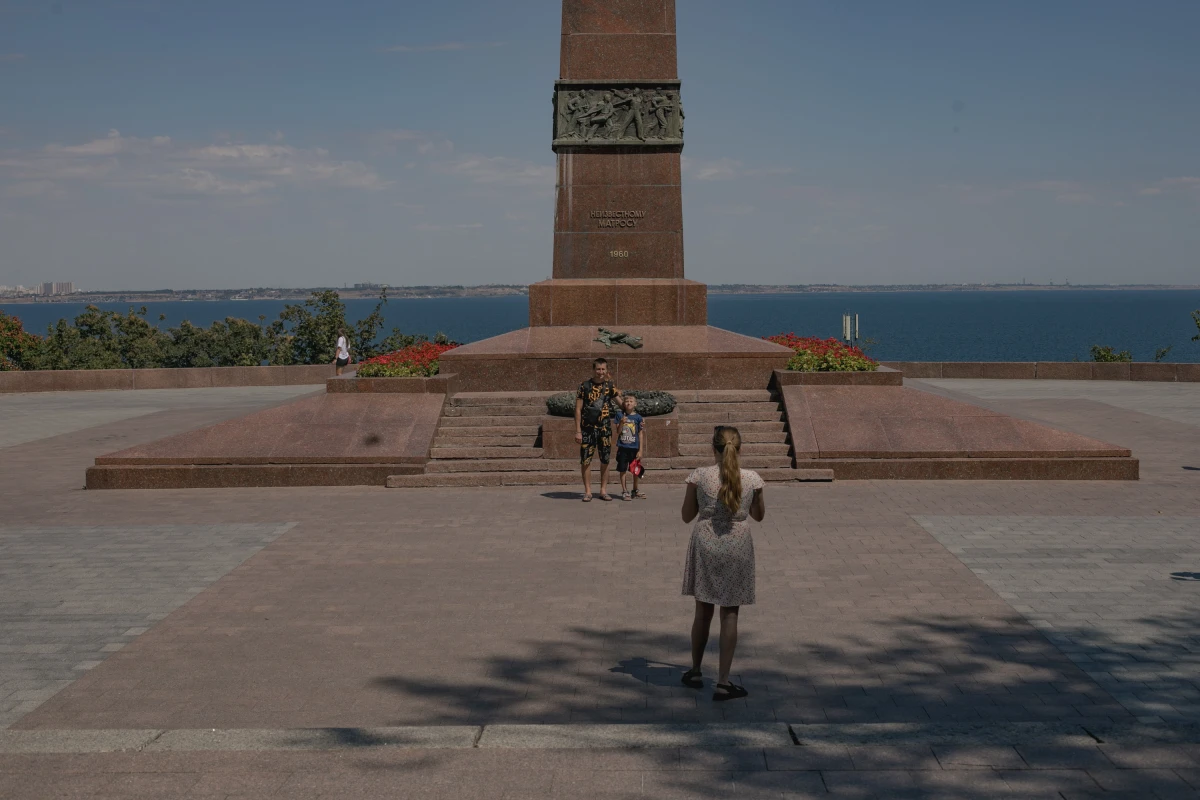 The Monument to the Unknown Sailor in Odesa stands as a quiet tribute to the countless lives lost at sea, reminding the city of its enduring maritime history.
