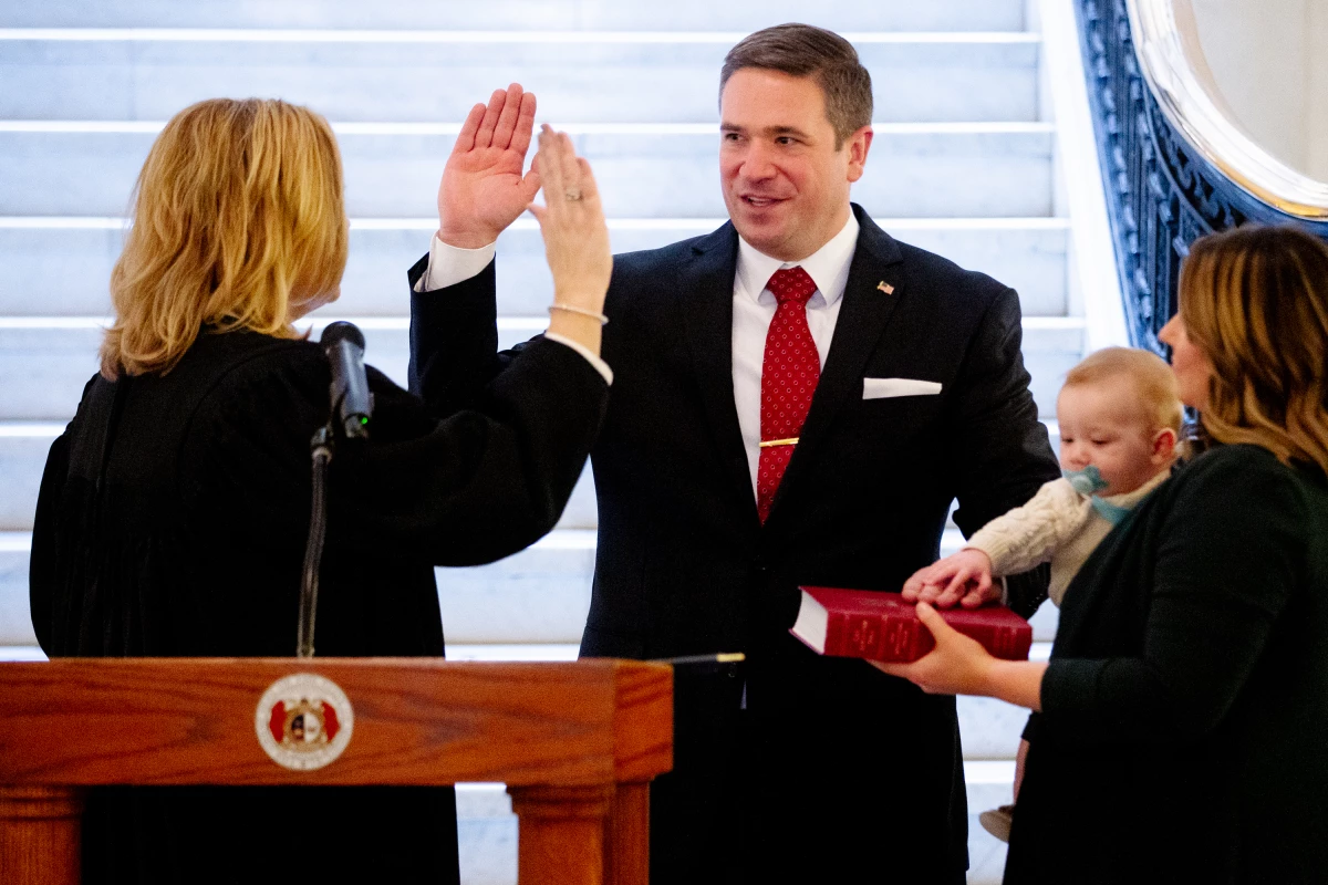 Andrew Bailey is sworn into office as Missouri attorney general in 2023.
