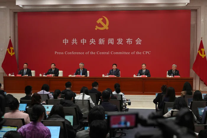 From left Wang Gang, moderator; Hu Heping, Executive Vice Minister of the Publicity Department of the CPC Central Committee; Zhang Fuhai, Deputy Secretary of the Central Commission for Discipline Inspection of the CPC and Vice Chairman of the National Commission of Supervision; Huang Jianfa, Executive Vice Minister of the Organization Department of the CPC Central Committee; Tang Fangyu, Director