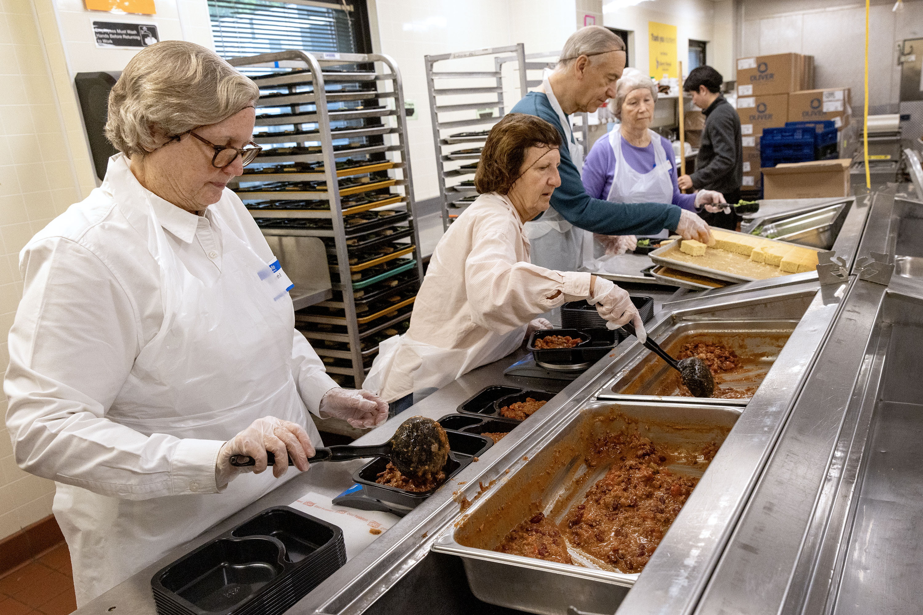 Meal deliveries can save money and improve health. Will they survive Medicaid cuts?