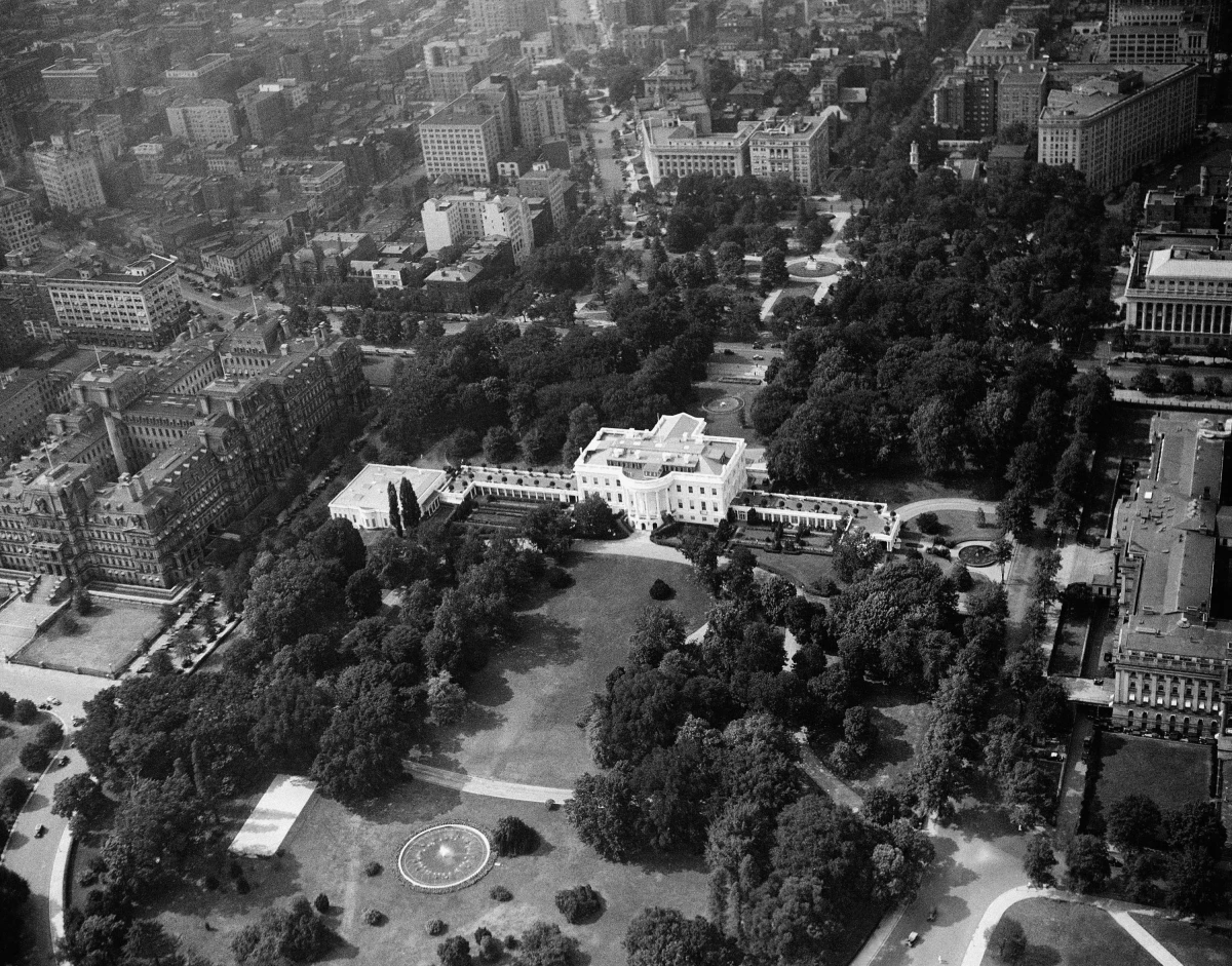 An aerial view of the White House in August 1934.